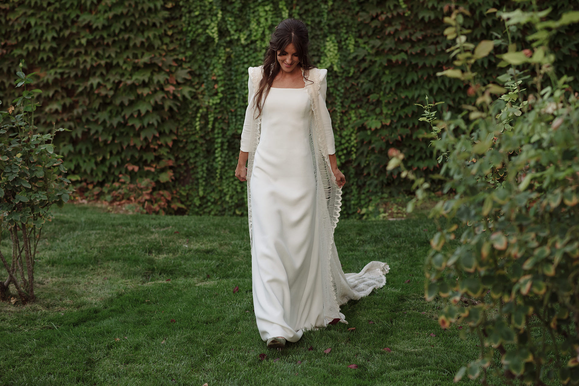 Fotografía editorial de boda realizada por Roberto Carmona para parejas que buscan fotógrafos de bodas en Ávila.