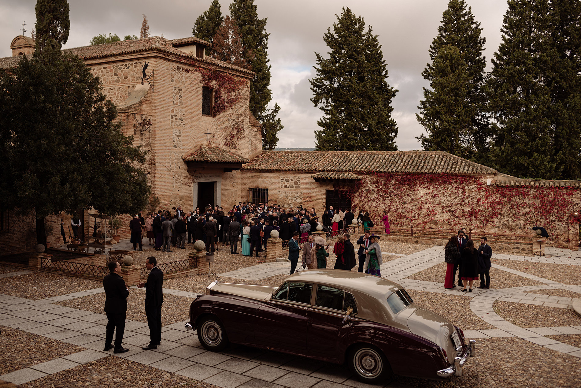 Fotos de boda de pareja en el Cigarral del Ángel. Roberto Carmona.