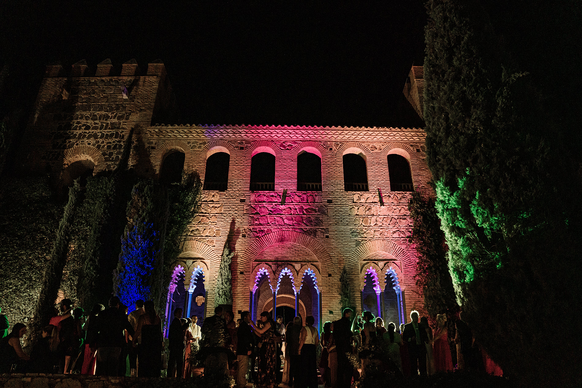 Editorial wedding photography at Palacio de Galiana in Toledo.